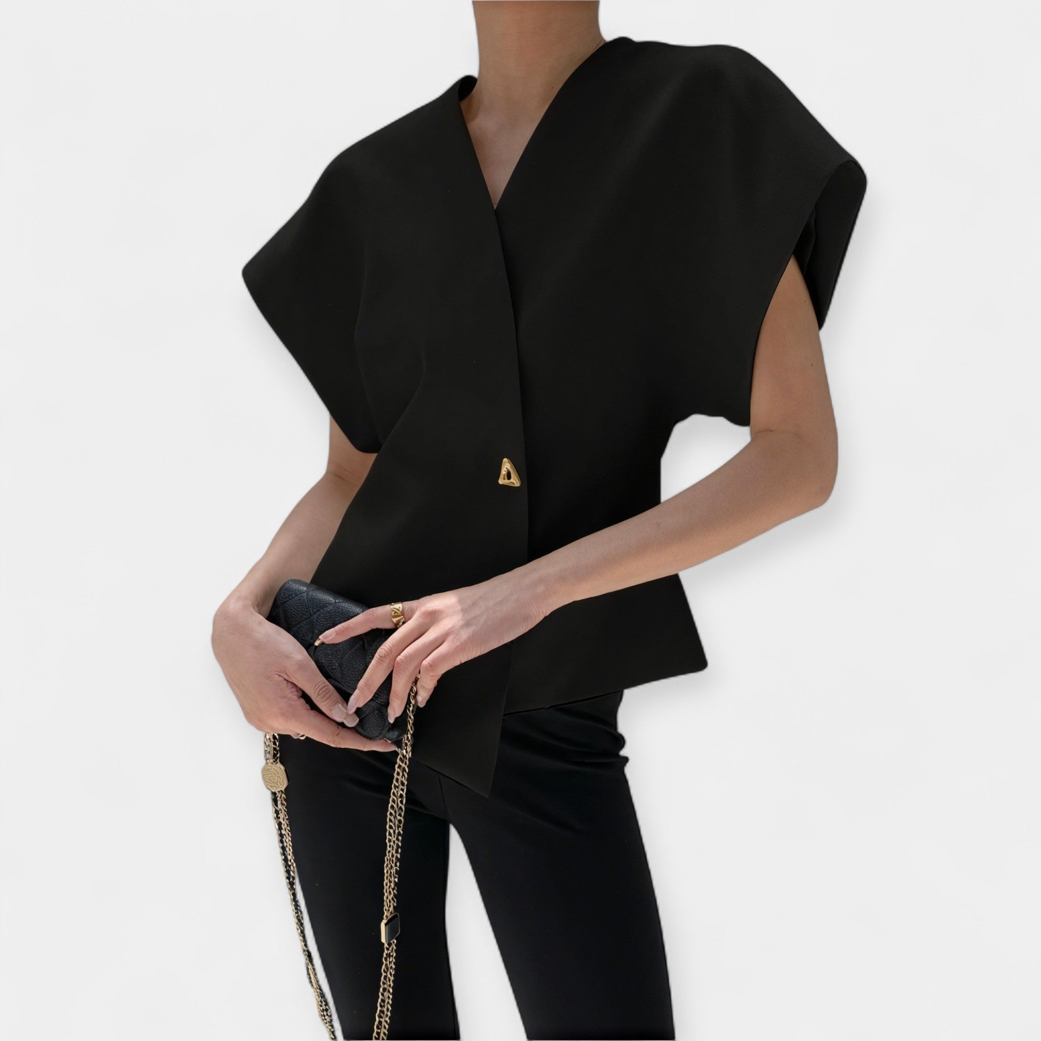 Maja – Moderní minimalistický top pro každou příležitost